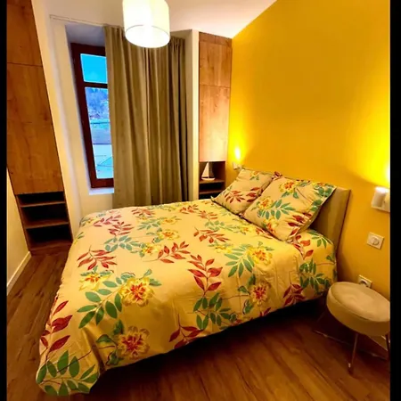 Spacious In The Heart Of !!! Appartement *