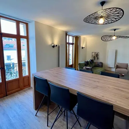 Spacious In The Heart Of !!! Appartement