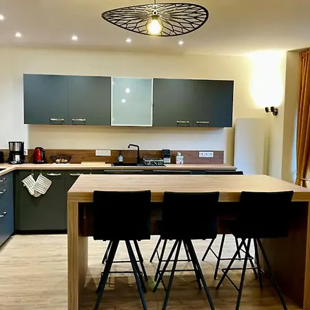 Appartement Spacious In The Heart Of !!! *