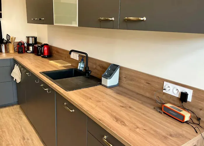 Spacious In The Heart Of !!! Apartment *