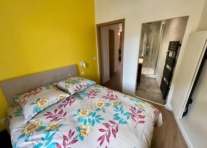 Spacious In The Heart Of !!! Apartment